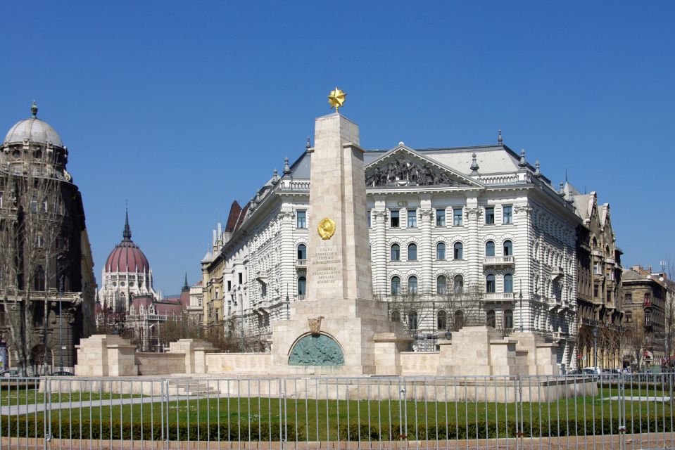 Budapest: Inner City Walking Tour in German - Exploring Budapest on Foot