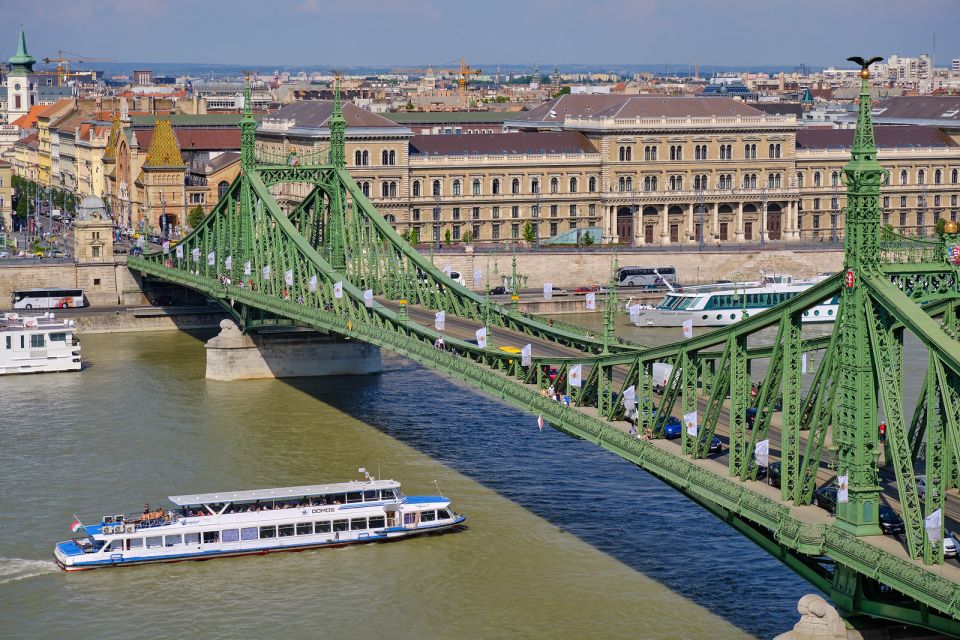 Budapest: Sunset Cruise - Inclusion and Amenities