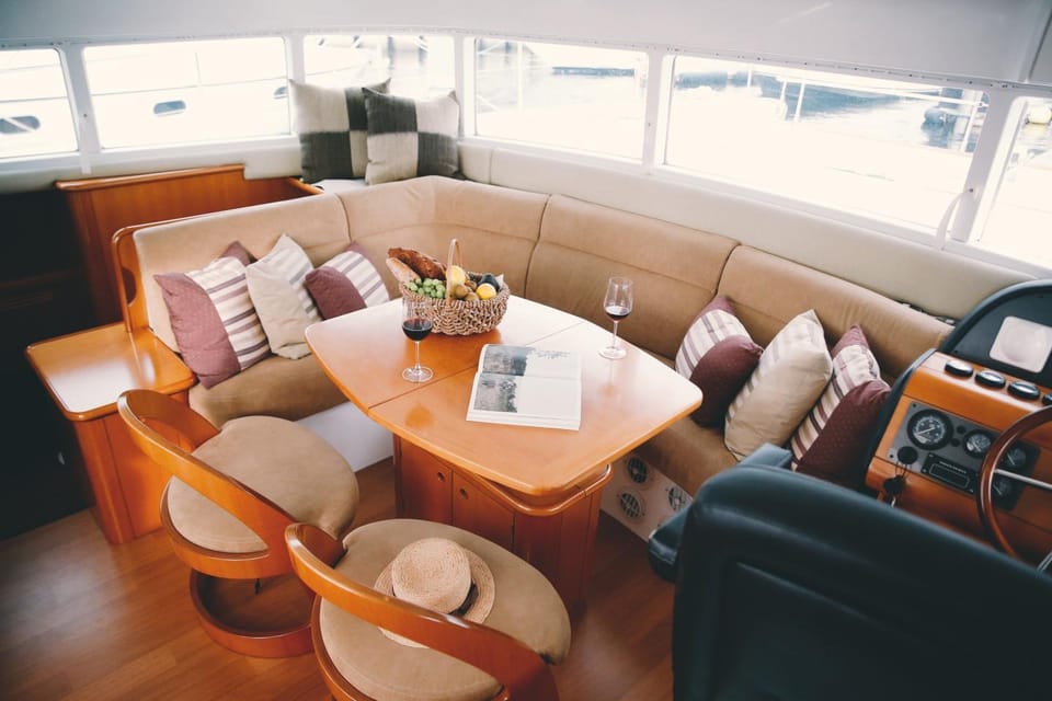 Busan: Group Sightseeing Yacht Cruise With Snacks and Drinks - Tour Options and Schedules