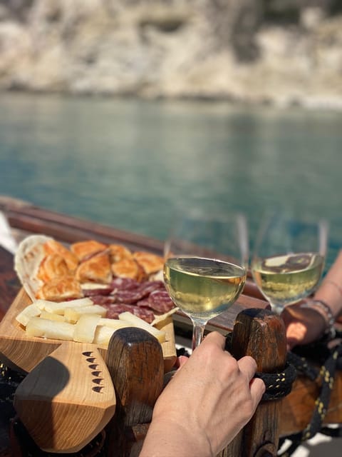 Cagliari: Classic Boat Tour Along the Gulf With Tasting. - Included in the Tour