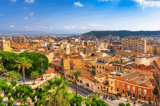 Cagliari: First Discovery Walk and Reading Tour - Discovering Cagliaris History