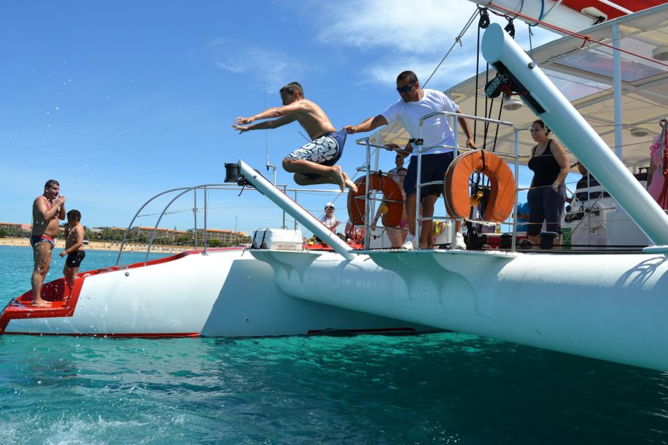 Caleta De Fuste: Catamaran Sailing Experience - Languages and Crew