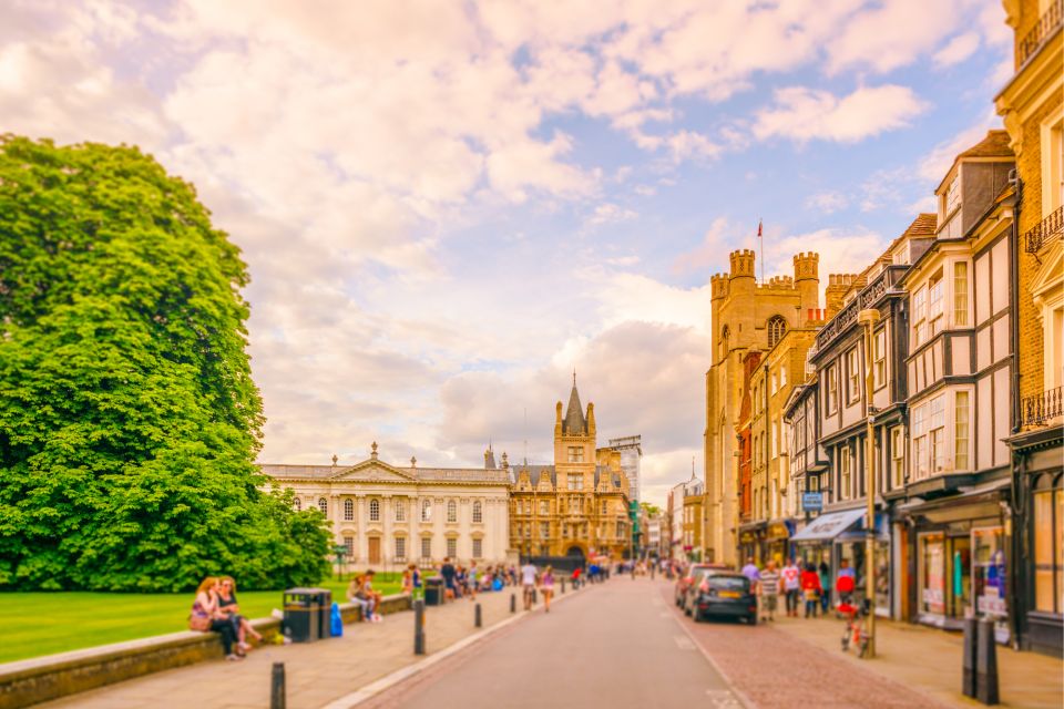 Cambridge: Discovery Walk & Reading Walking Tour - App and Navigation Details