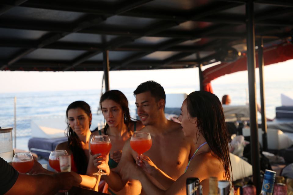 Cambrils: Catamaran Day Cruise With BBQ and Drinks - Meeting Point and Transportation