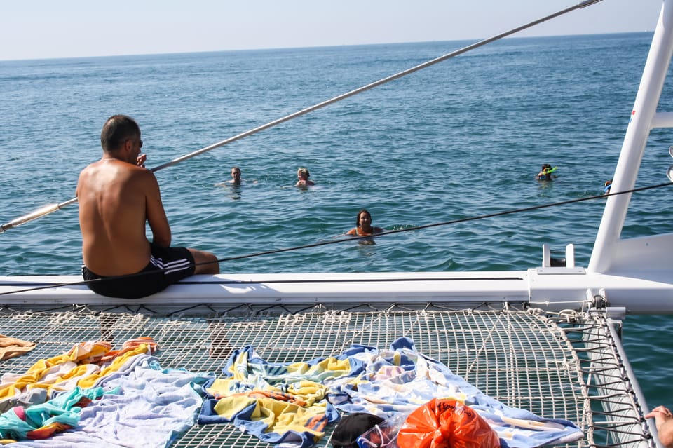 Cambrils: Costa Daurada Sail Catamaran Cruise - Onboard Amenities and Facilities