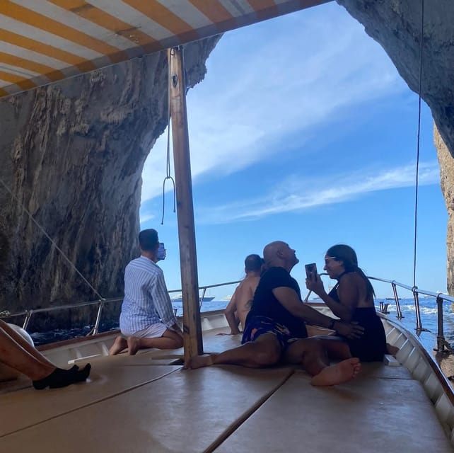 Capri: Small Group Boat Tour With Limoncello and Snacks - Meeting Point and Directions