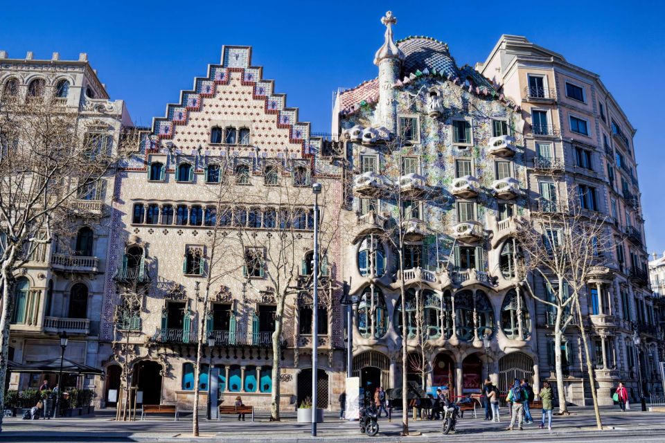 Casa Batllo Fast-Track Tickets, Barcelona Architecture Tour - Transportation Options