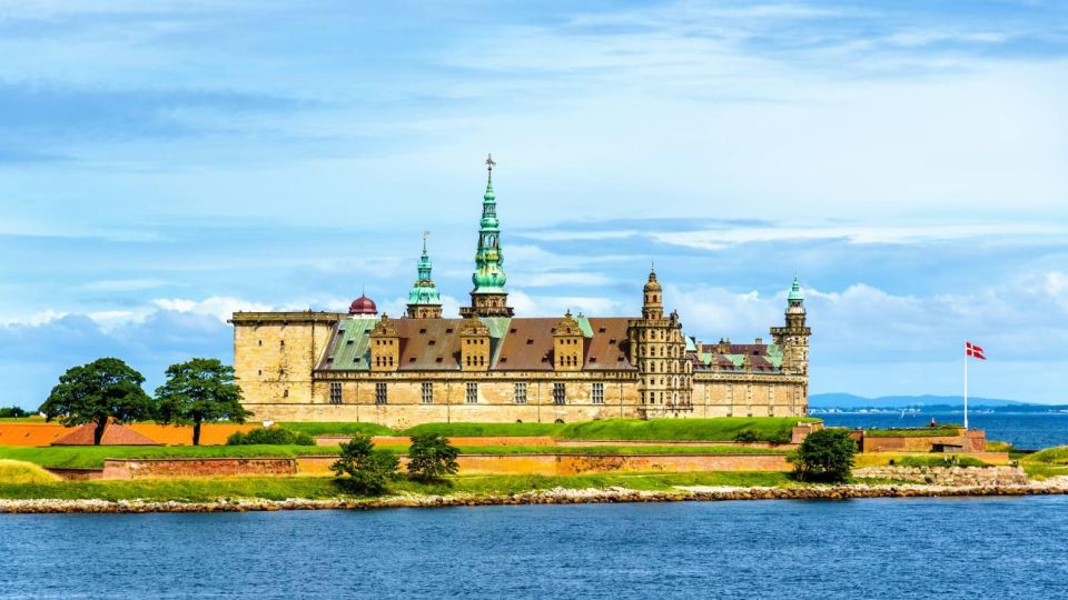 Castles of Kronborg and Frederiksborg From Copenhagen by Car - Fredensborg Palace Highlights