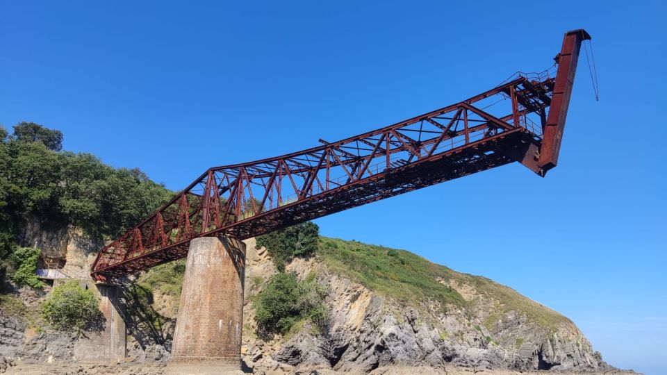 Castro-Urdiales: Private Boat Tour With Guide - Tour Features