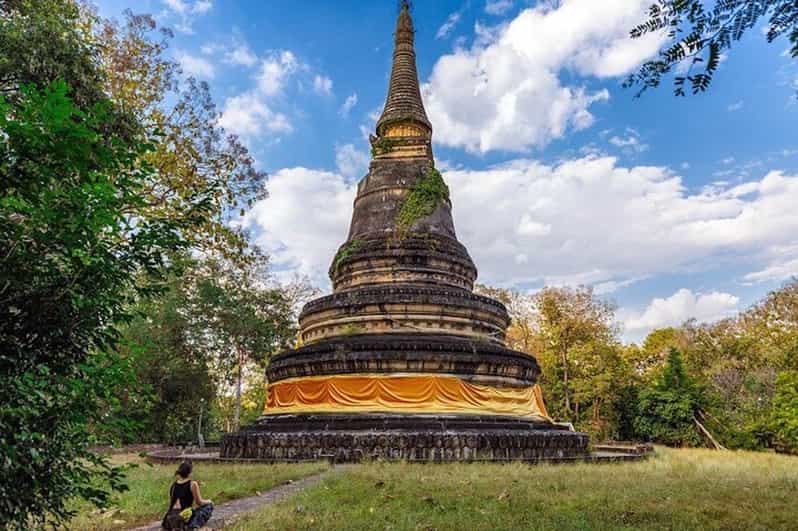 Chiang Mai Evening Tour WAT UMONG and DOI SUTHEP Temples - Doi Suthep Temple Visit
