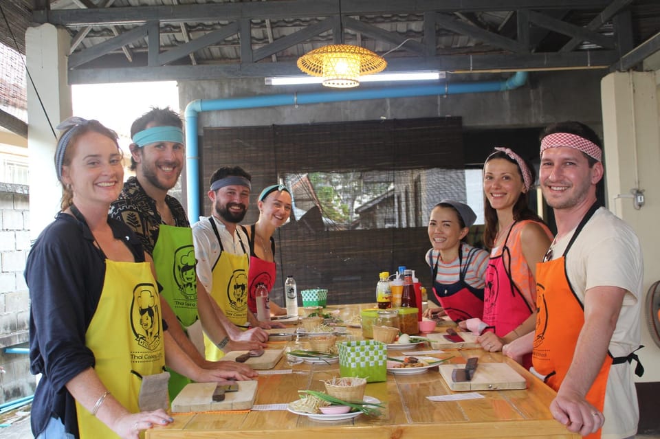 Chiang Mai: Half Day Cooking Class With Local Market Tour - Cancellation and Payment Policy