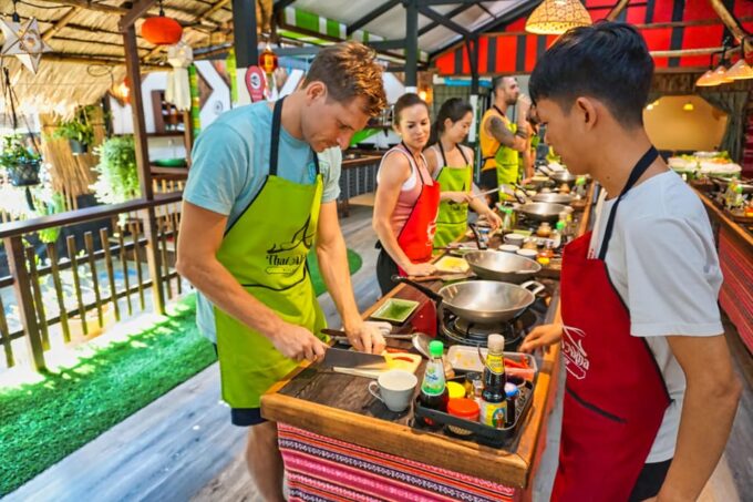 Chiang Mai: Traditional Thai-Akha Cooking Class& Market Tour - Getting to the Class