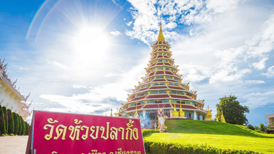 Chiang Rai 3 Temples (White/Blue/Red) +Long Neck Village - Mae Kachan Hot Spring