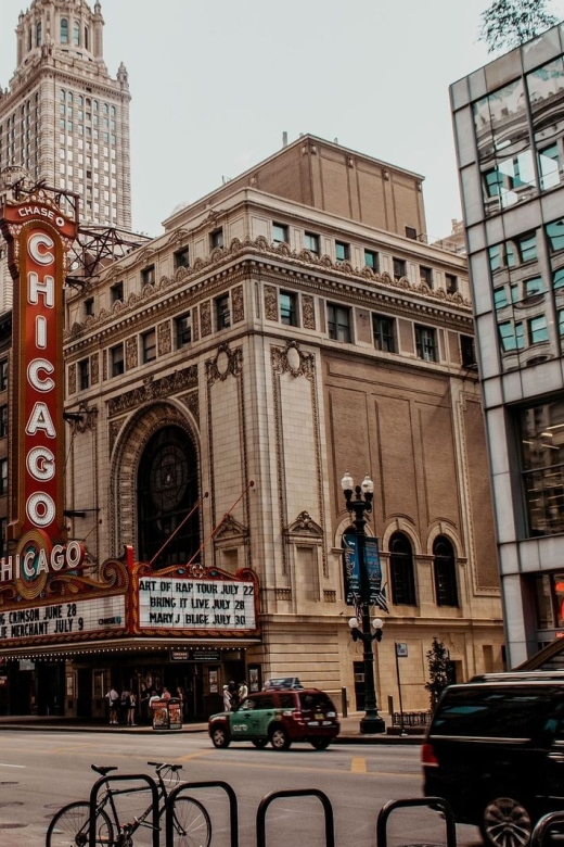 Chicago: Must-Sees & Hidden Gems In-App Audio Tour (ENG) - Capturing the Cloud Gate