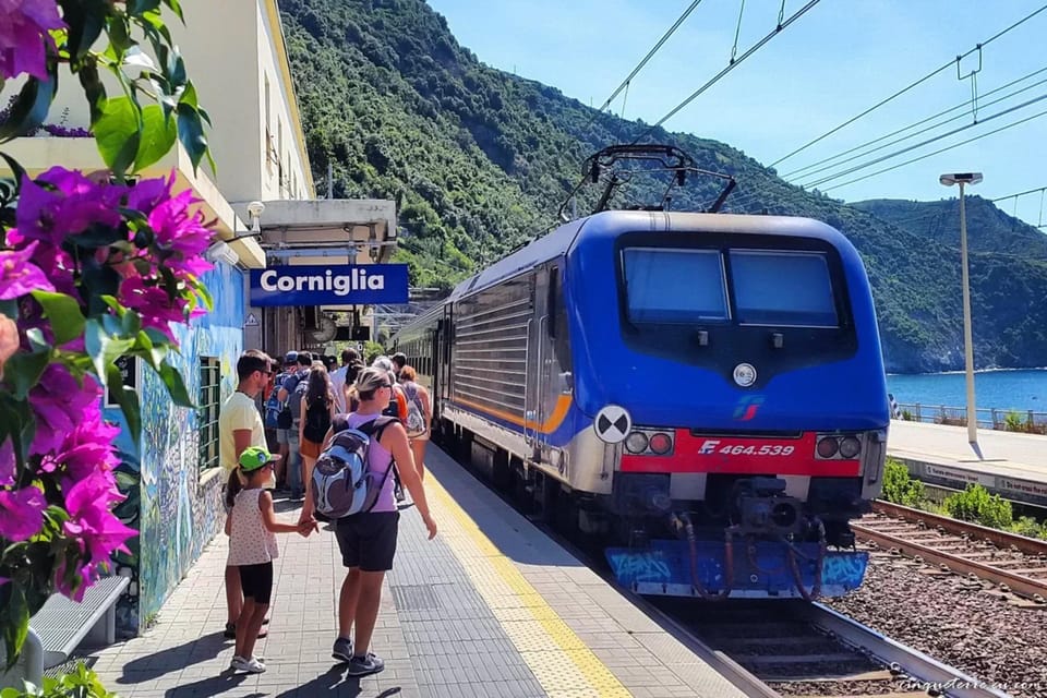 Cinque Terre Express: Train Between La Spezia and Corniglia - Ticket Validation and Identification