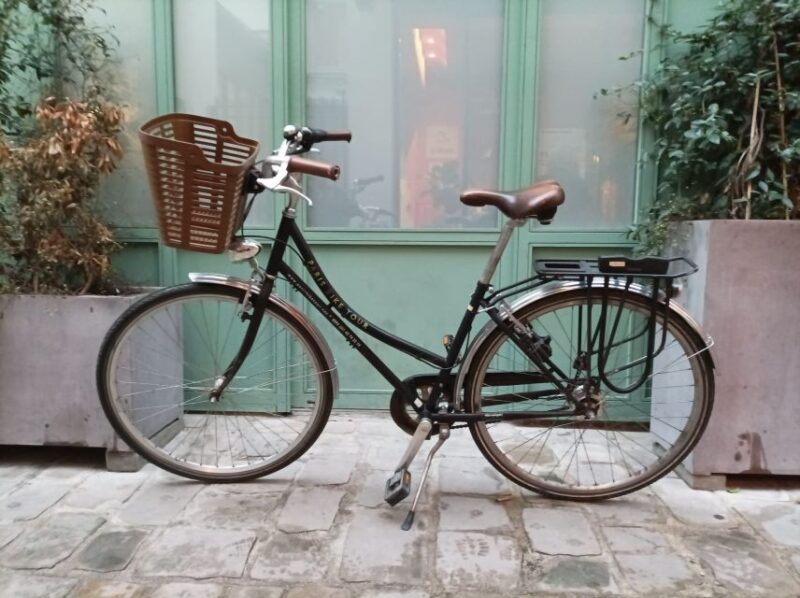 City Bike Rental in Paris (8h) - Booking and Payment