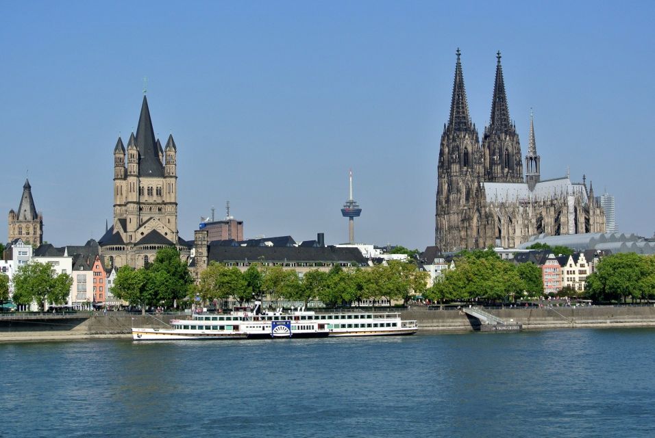 Cologne: Old Town Highlights Walking Tour - Guided Experience