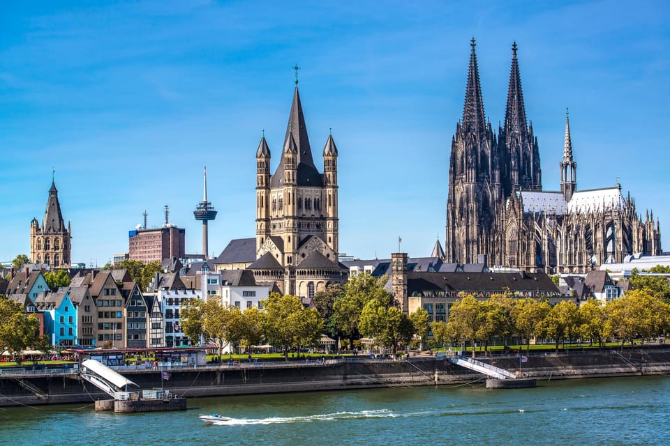 Cologne: Walking Tour With Audio Guide on App - Discounts and Group Bookings