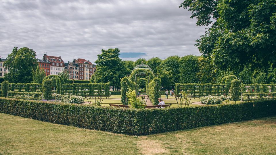 Copenhagen: Private Guided Walking Tour of Rosenborg Castle - Logistics and Pickup Details