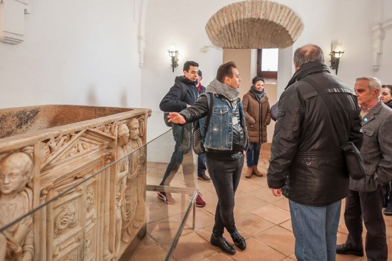Cordoba: Monuments Walking Tour - Languages and Meeting Point