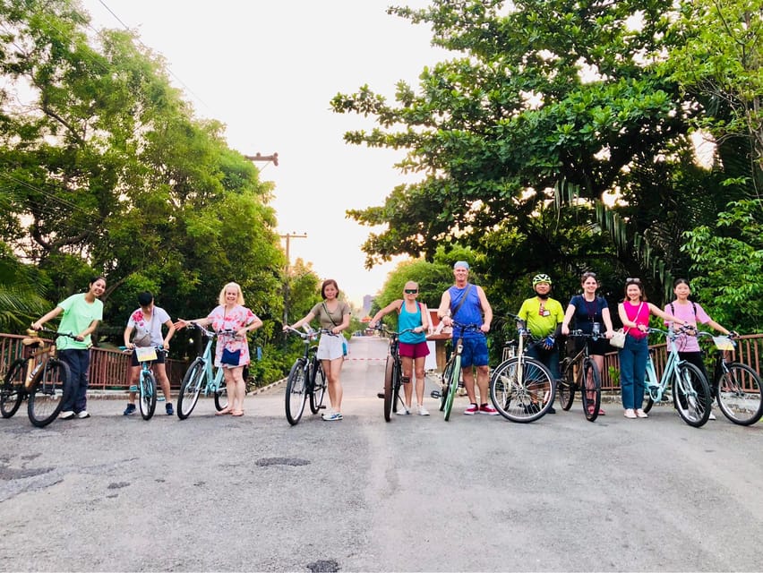 Cycling in the Public Park in Bangkok - Inclusion and Exclusions