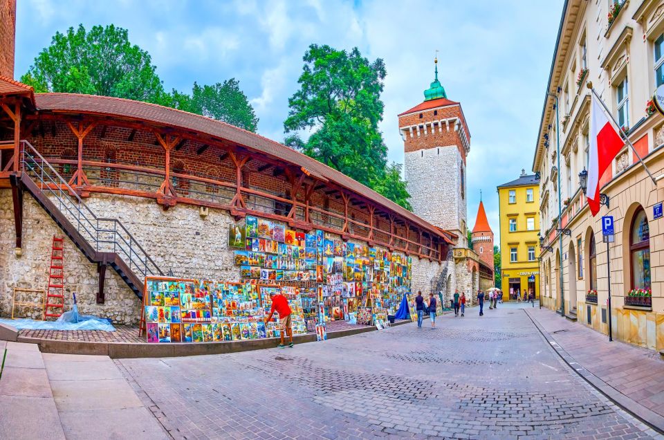 Czartoryski Palace Museum Tickets and Krakow Old Town Tour - Meeting Point