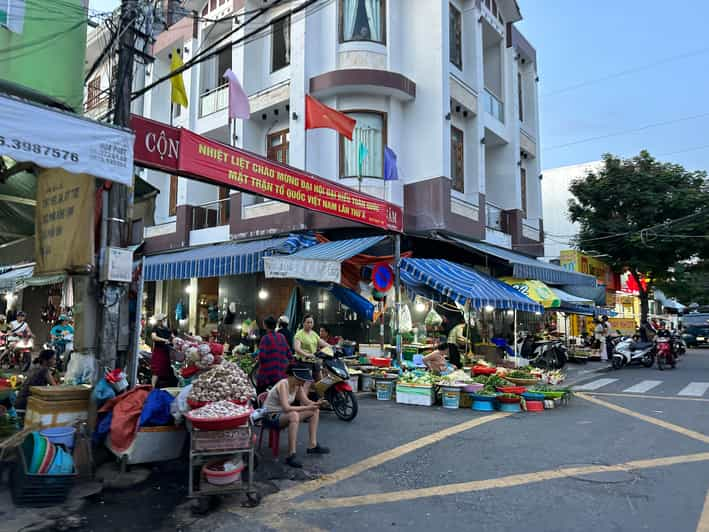 Da Nang: Street Food Evening Tour by Motorbike - Inclusions and Exclusions