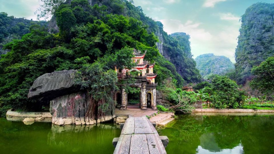 Day Trip-Hoa Lu-Tam Coc-Mua Cave-Lunch-Bus - Inclusions and Amenities