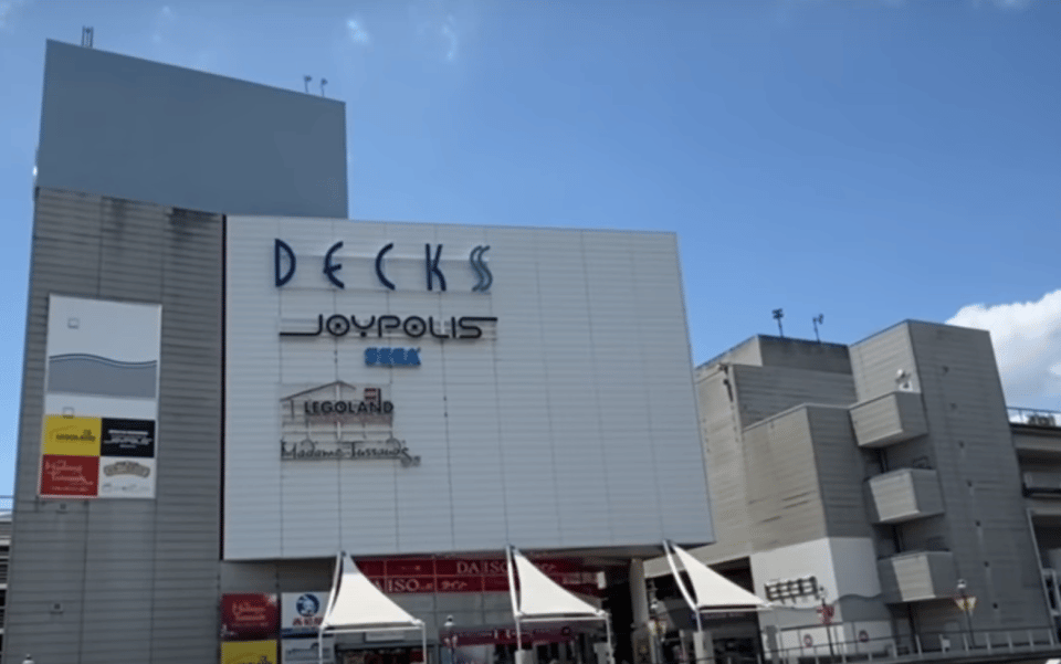 DECKS Tokyo Beach & Odaiba :1-Way DoortoDoor Shared Transfer - Frequently Asked Questions