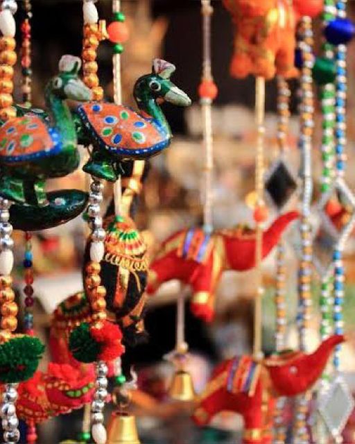 Delhi: Private Half-Day Guided Shopping Trip With Transfer - Inclusions for Tour Participants