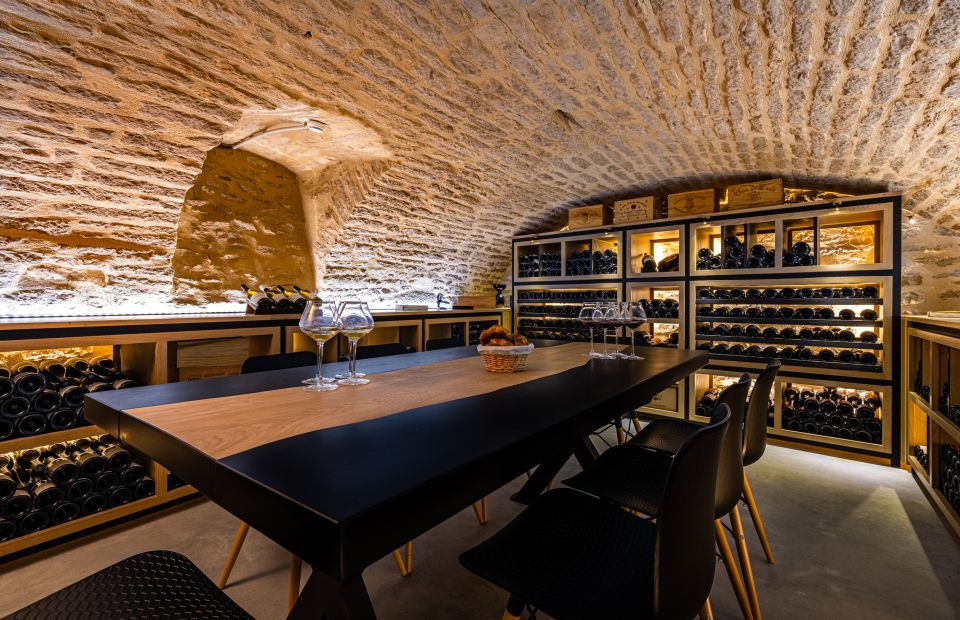 Dijon: the Cave Du Palais Burgundy Wine Tasting Experience - Variety of Wines