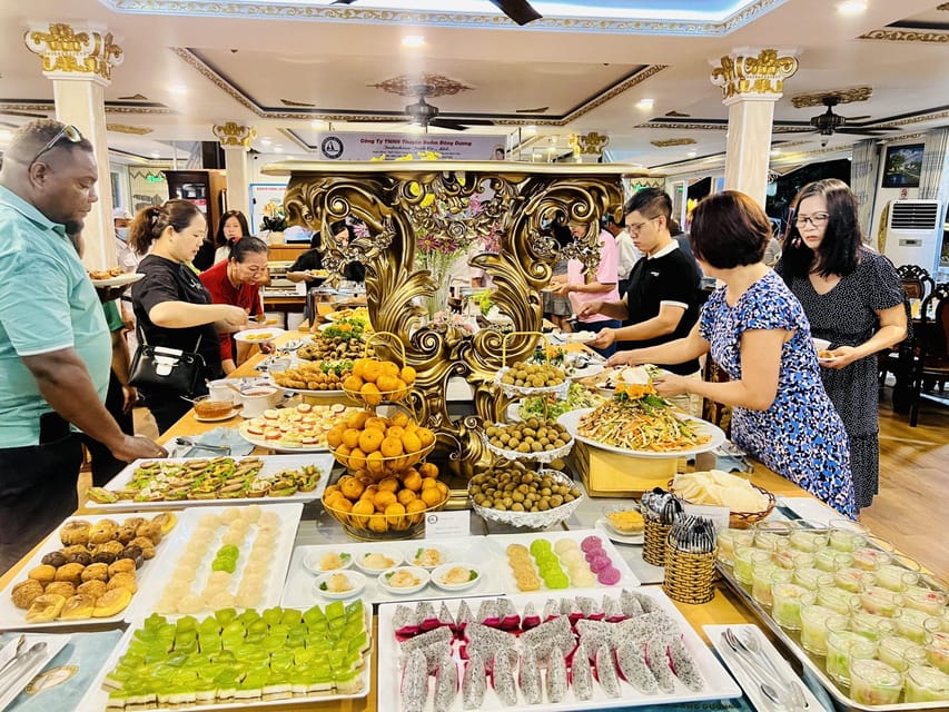 Dinner on Cruise With Buffet and Live Music - Group Size and Accessibility