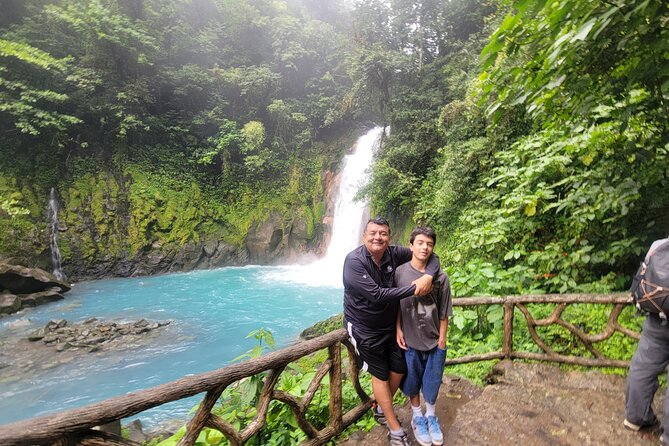 Discover Rio Celeste Labyrinth, Sloth Sanctuary & River Swim - Meeting Points and Pickup