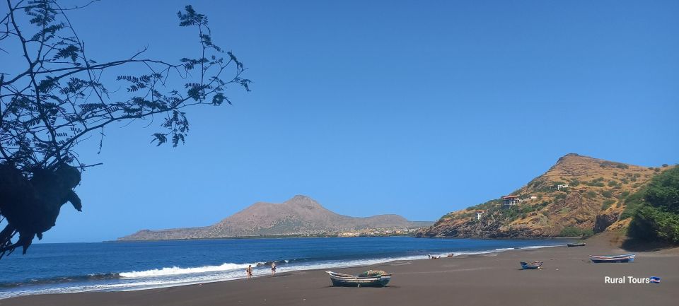 Discover the Black Sand Beach+the Natural Pool - Inclusions and Exclusions