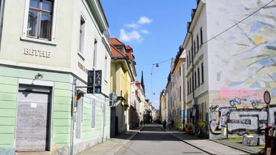 Dresden: Neustadt - Creative & Trendy, Neighbourhood Walk - Getting to the Meeting Point