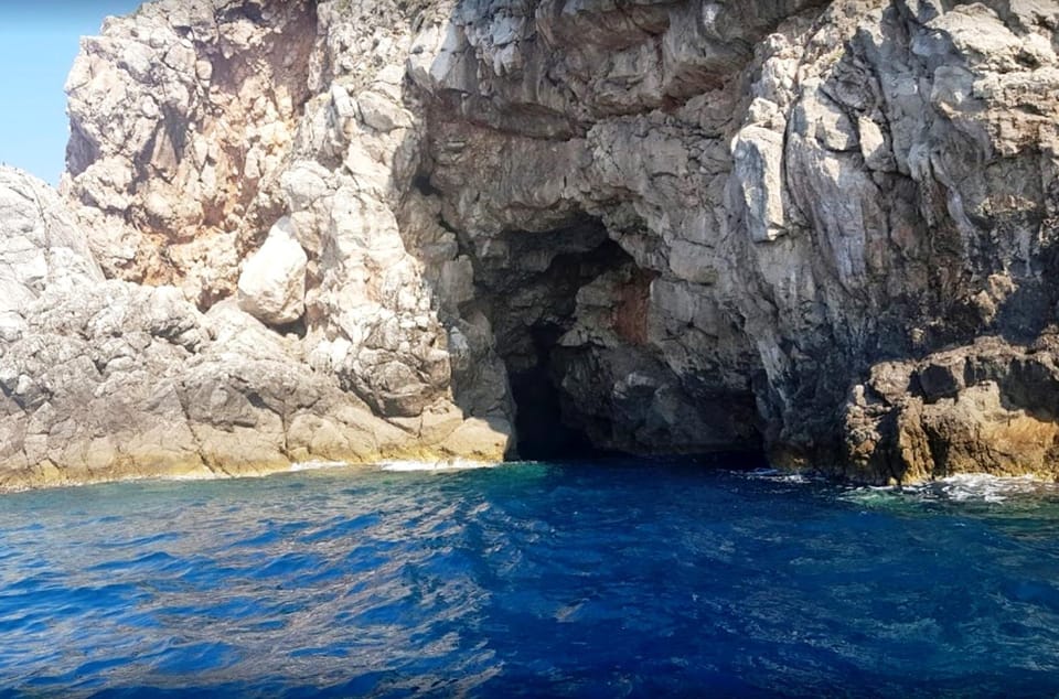 Dubrovnik: Private Luxury Yacht Tour to the Elaphite Islands - Snorkeling and Swimming