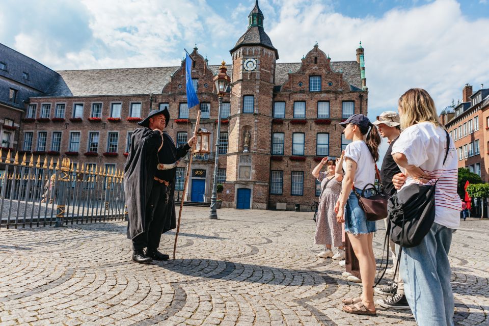 Düsseldorf: Guided Tour With a Night Watchman - Meeting Point Details