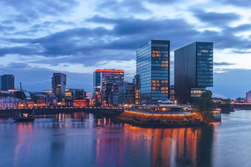 Dusseldorf : Highlights Walking Tour With a Guide - Inclusions