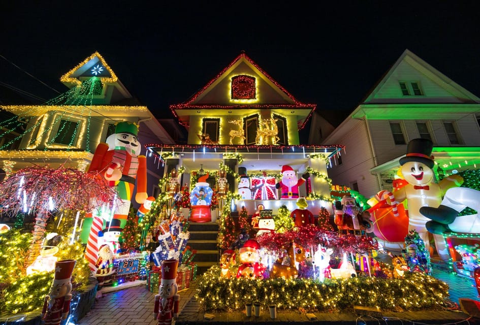 Dyker Heights: Christmas Lights Tour - Inclusions