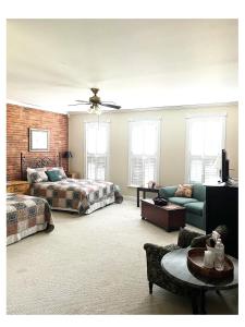 Eagles Nest Inn - Payment Policies