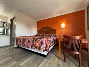 Economy Inn - Location Advantages