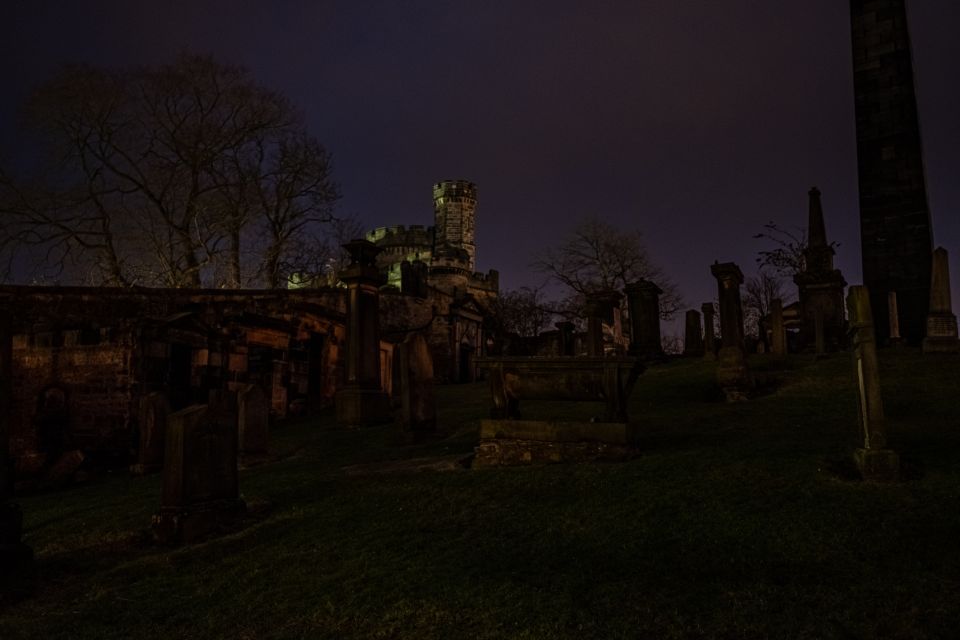 Edinburgh: Dark Secrets of the Old Town Ghost Walking Tour - Experience and Storytelling Techniques