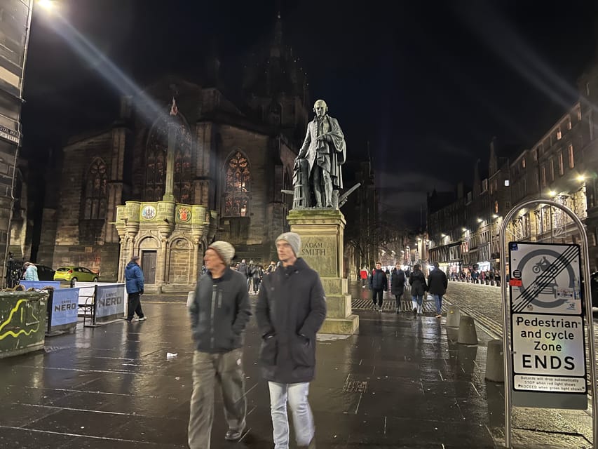 Edinburgh: Ghost and Dark Side of the City Walking Tour - Meeting Point Information