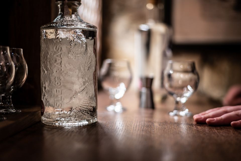 Edinburgh: Gin Tasting at Underground Venue - Gin Tasting Experience