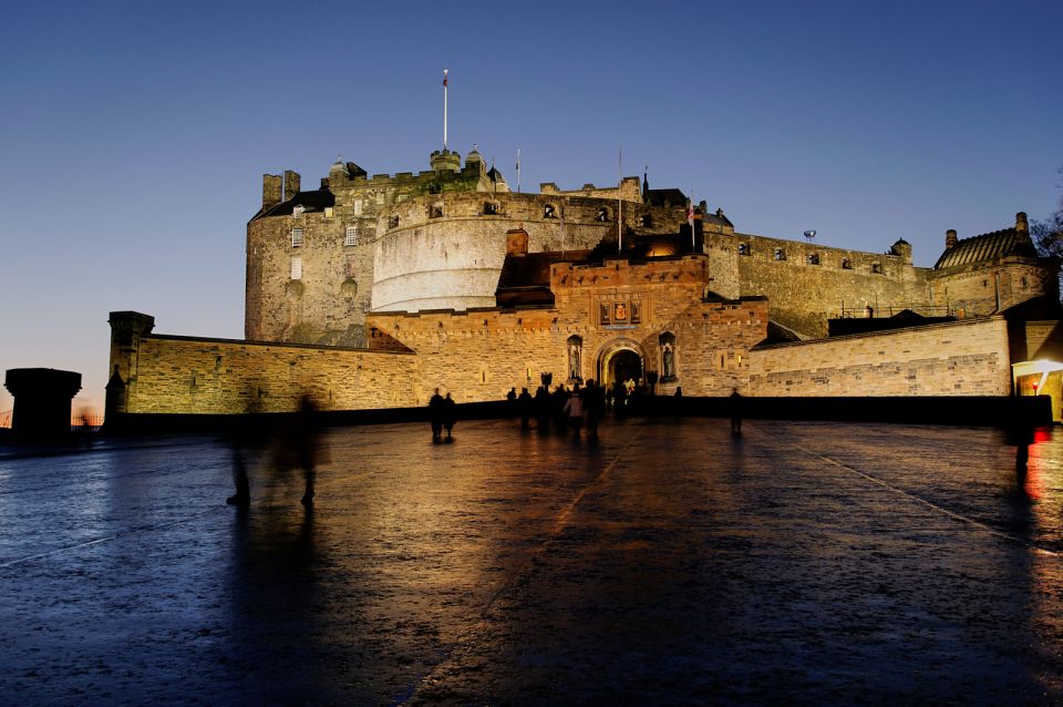 Edinburgh: Guided Ghost Walking Tour in Spanish - Meeting Point Details