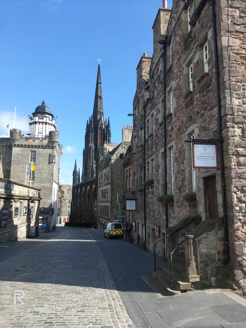 Edinburgh: Old Town Highlights Walking Tour - Booking Details