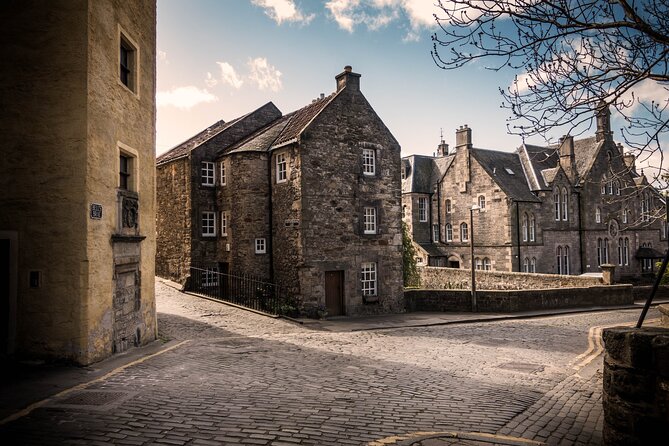 Edinburgh: Old Towns Highlights Walking Tour - Booking Options