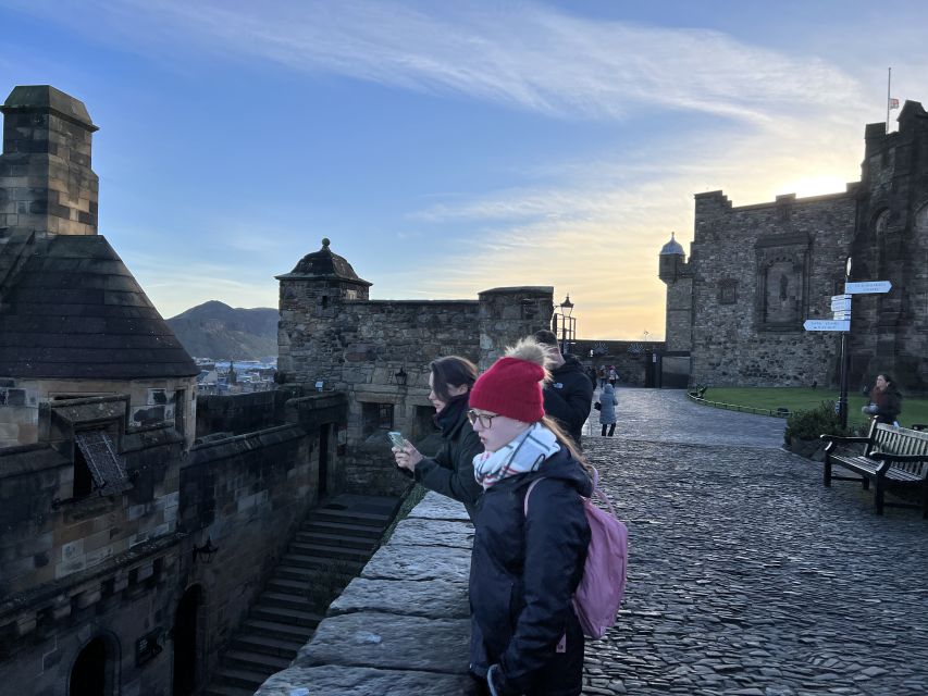 Edinburgh: Private Guided Tour of the Edinburgh Castle - What to Expect During the Tour