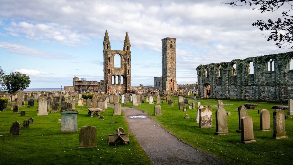 Edinburgh: St Andrews, Dunnottar Castle & Falkland Tour - Meeting Point Information