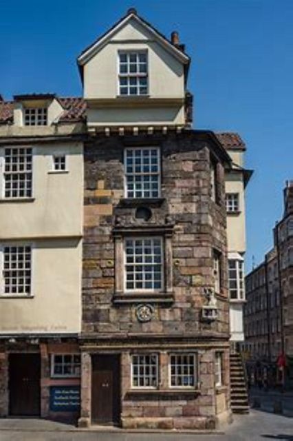 Edinburgh: The Mary Queen of Scots Guided Walking Tour - Participant Information